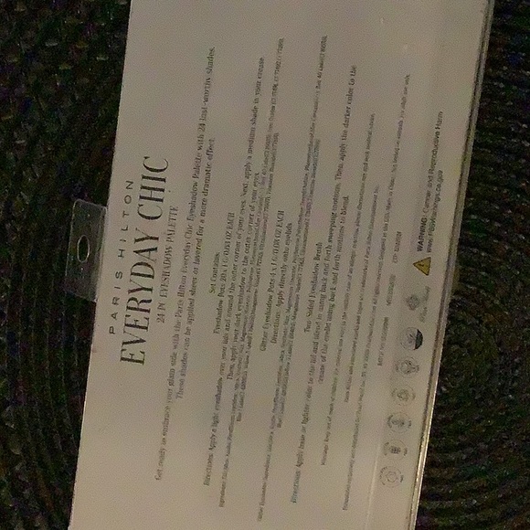 Paris Hilton Everyday Chic 24 pc. Eyeshadow Palette. - Picture 8 of 8